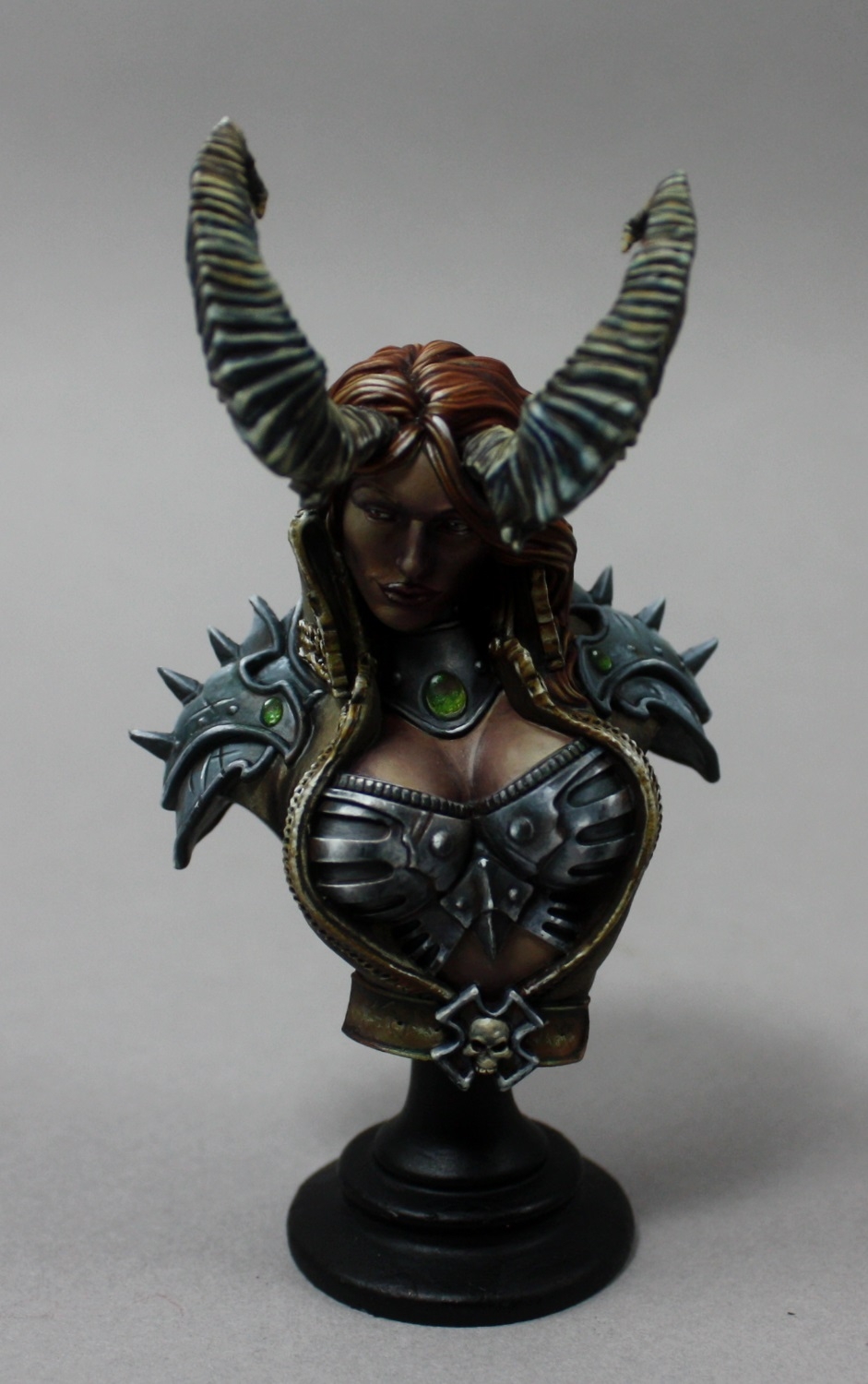 Skarre Bust