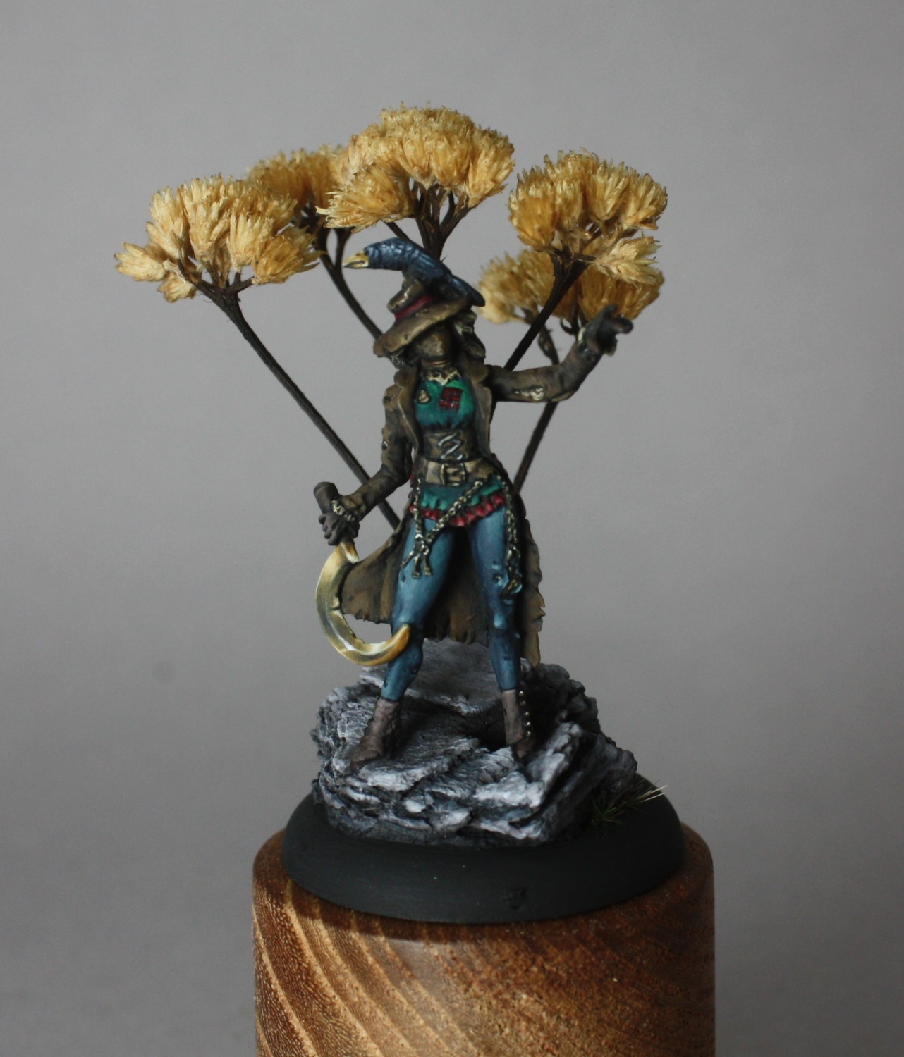 Bombshell Scarecrow